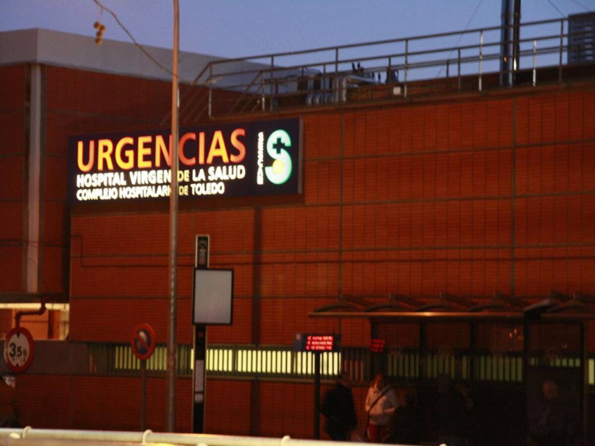 Incendio de un vehículo en un párking de Toledo