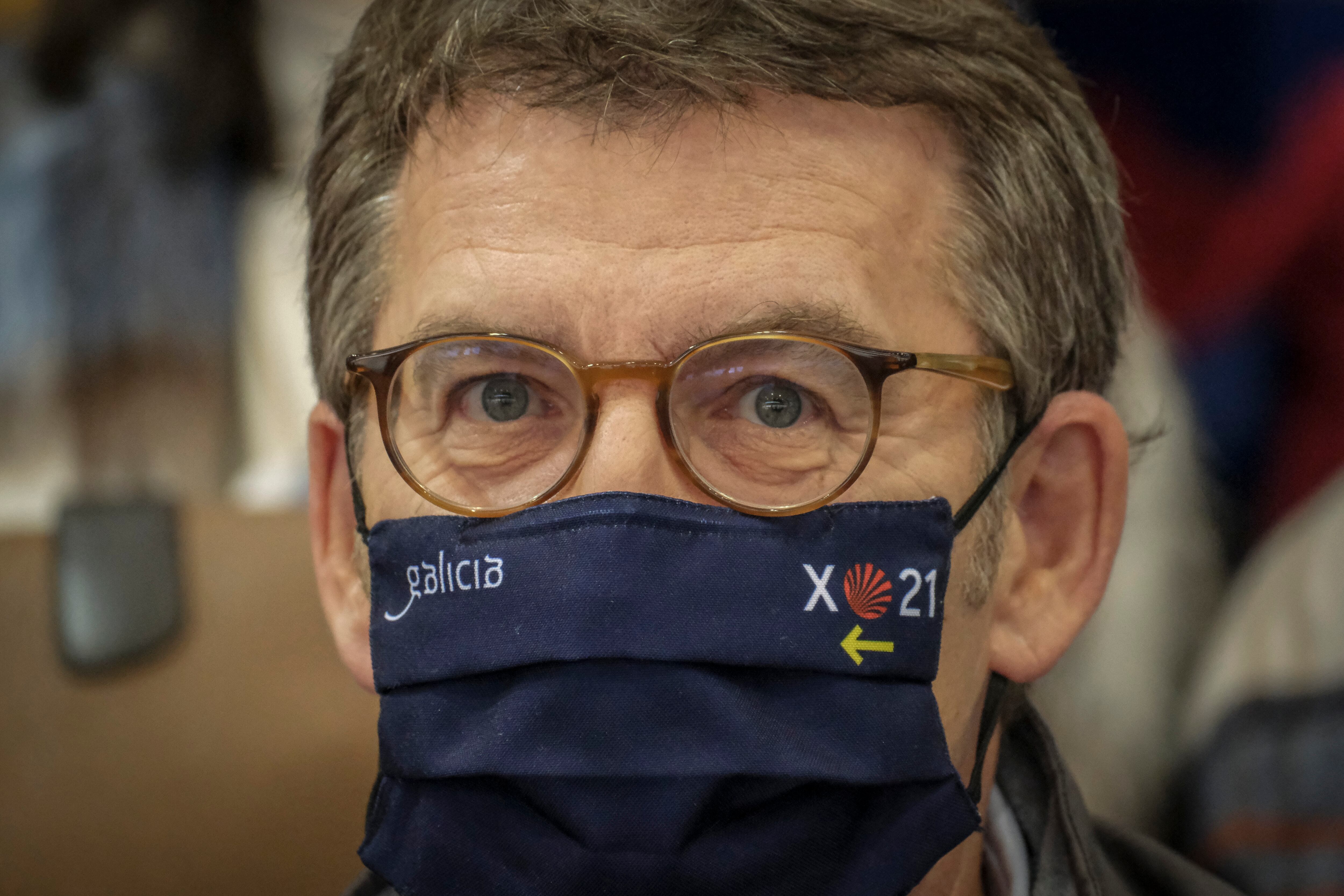 -FOTODELDÍA- OURENSE, 27/02/2022.- El presidente de la Xunta, Alberto Núñez Feijóo, asiste al Campeonato de España en Pista Cubierta, este domingo en Ourense. EFE/Brais Lorenzo