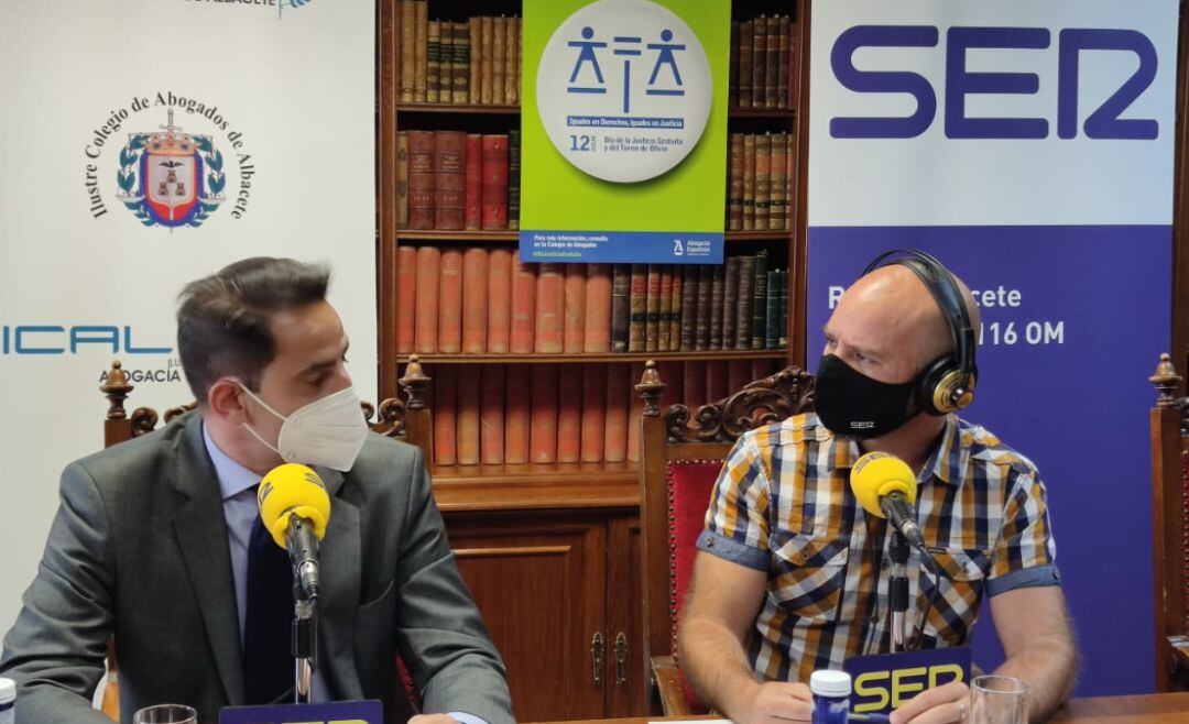 Albino Escribano, decano del Colegio de la Abogacía de Albacete y presidente del Consejo de la Abogacía de Castilla- La Mancha junto a Kiko Aznar