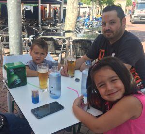 Clientes en una de las tascas