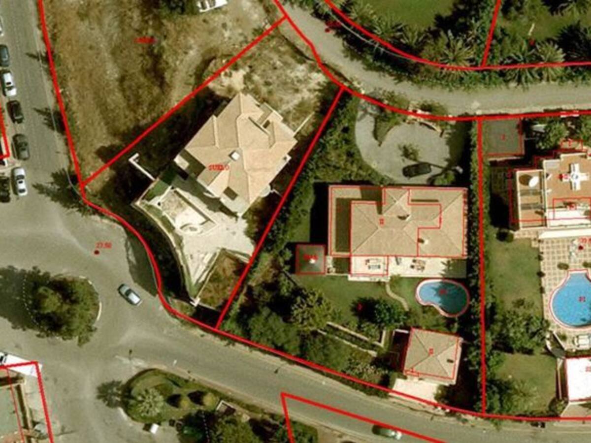 Cae una red que estafó 200.000 euros con la falsa venta de terrenos y casas