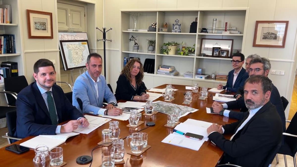 Hoja de ruta para futuras infraestructuras férreas y de carreteras que beneficiarán a Gandia