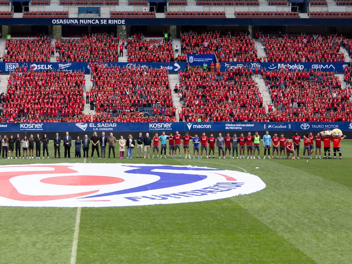 6.000 niños y niñas insuflan ánimos a Osasuna antes de recibir al Barça