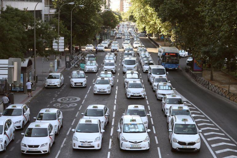 Las protestas de los taxistas españoles contra la proliferación de licencias VTC. 