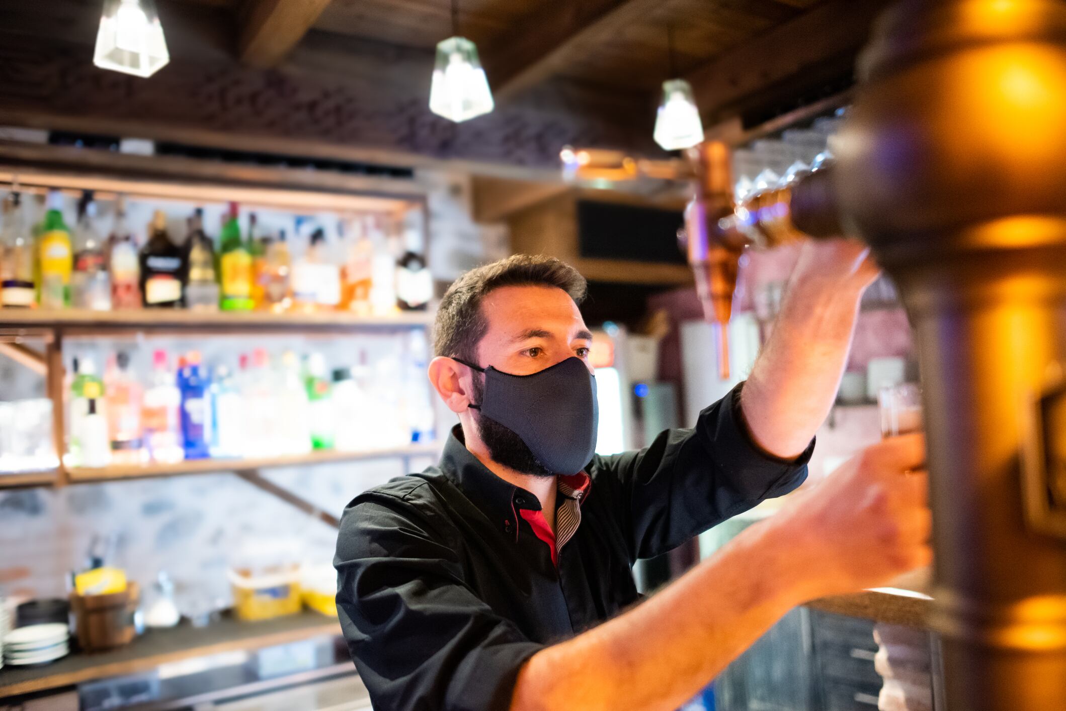 Imagen de archivo de un trabajador del sector servicios