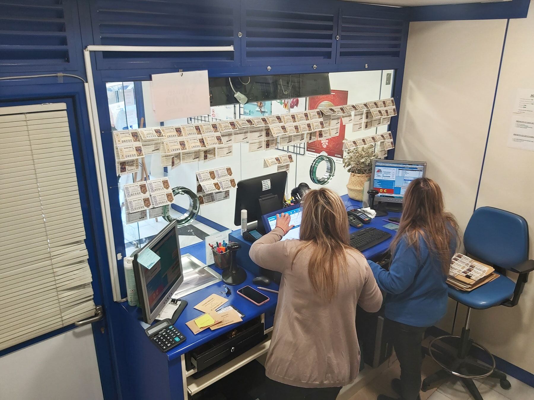 Imagen de las últimas horas antes del sorteo en la Administración número 3 de la calle Santo Tomás