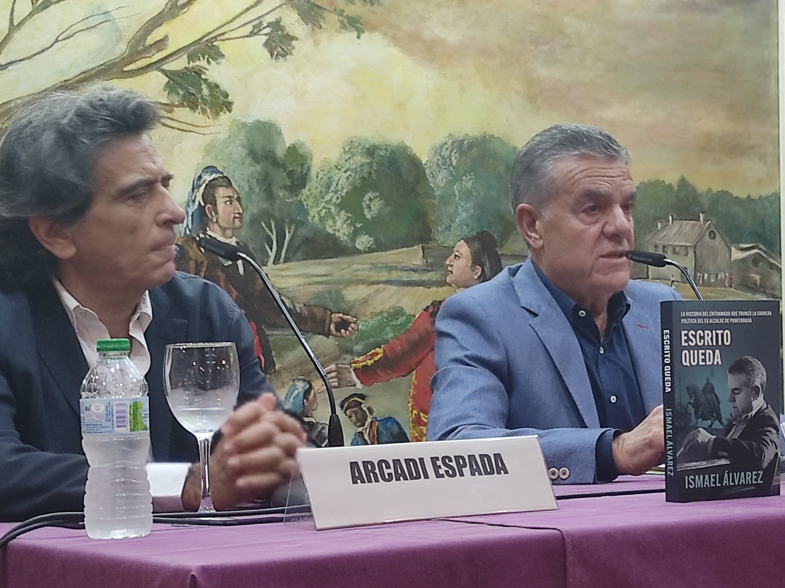 El exalcalde de Ponferrada, Ismael Álvarez en la presentación del libro &#039;Escrito queda&#039;