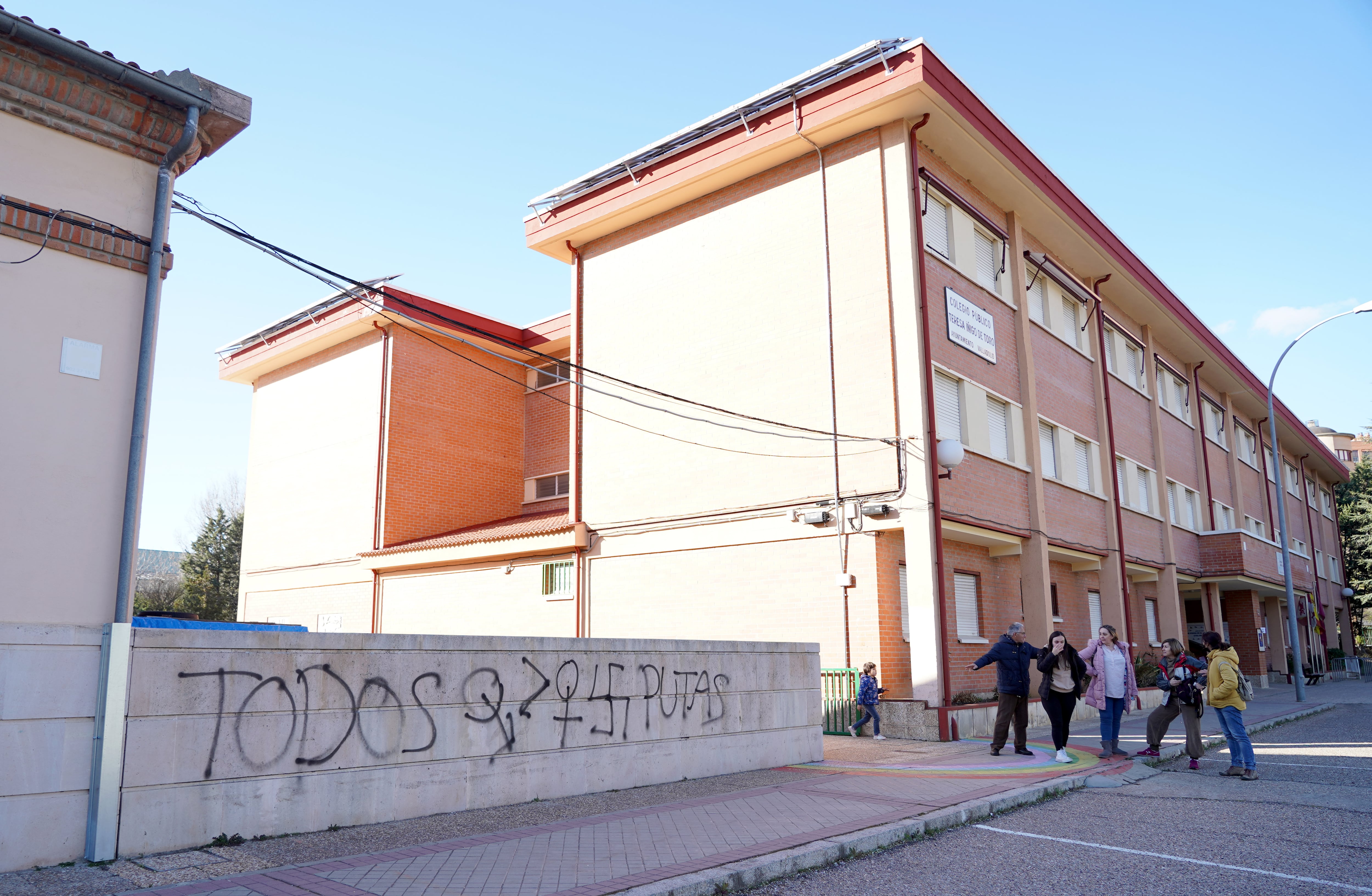 Pintadas de esvásticas y penes en las instalaciones del CEIP Teresa Iñigo de Toro de Valladolid