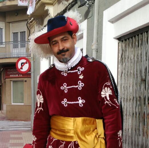 Jº Vicente Antolín, presidente de la Comparsa de Garibaldinos de Sax.