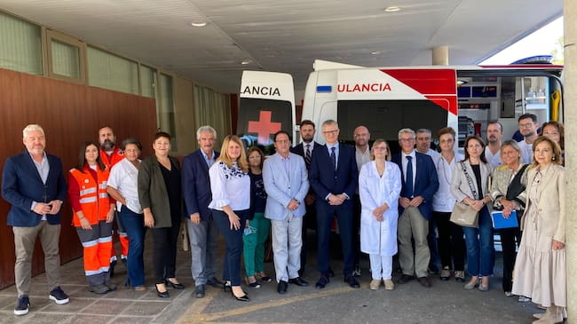 El consejero de Salud, Juan José Pedreño, durante la visita de hoy al centro de salud de Puerto de Mazarrón