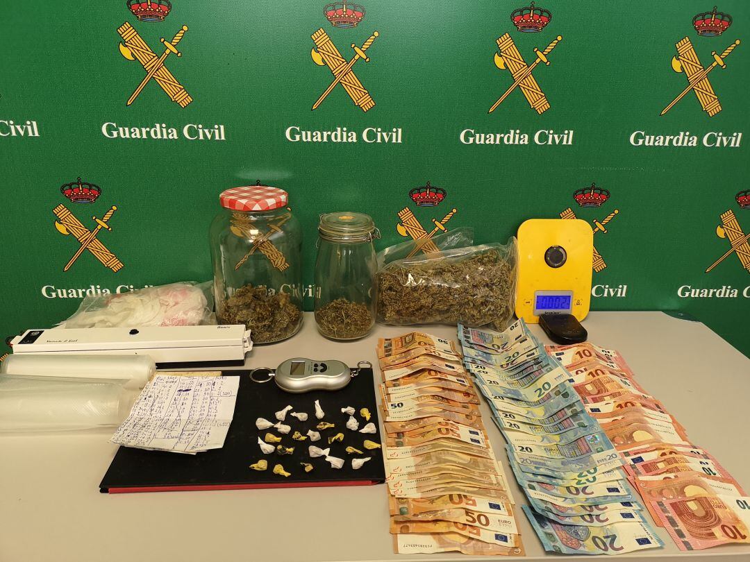 Material que se ha incautado por la Guardia Civil de Palencia