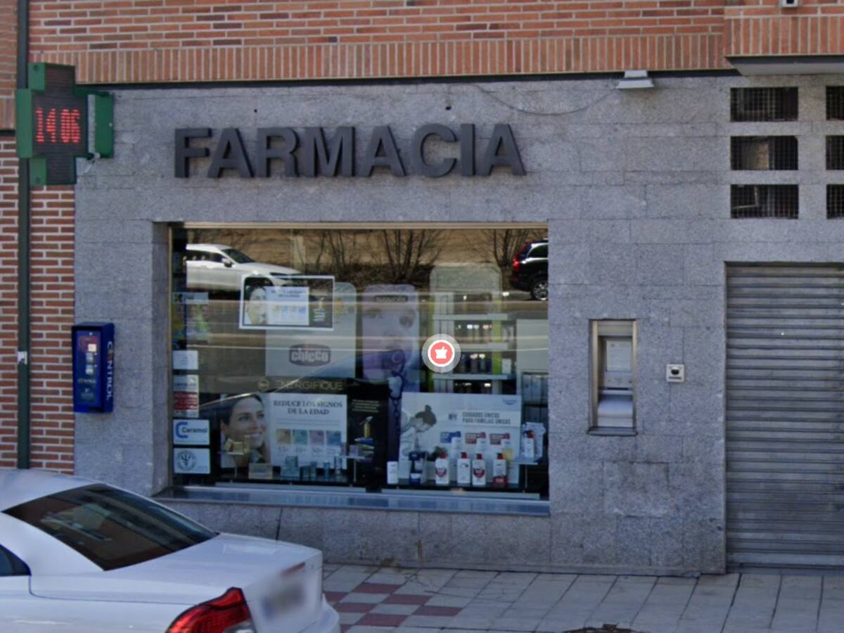 Un hombre sin antecedentes ha sido detenido por atentar contra la farmacia de la calle Hornos Caleros