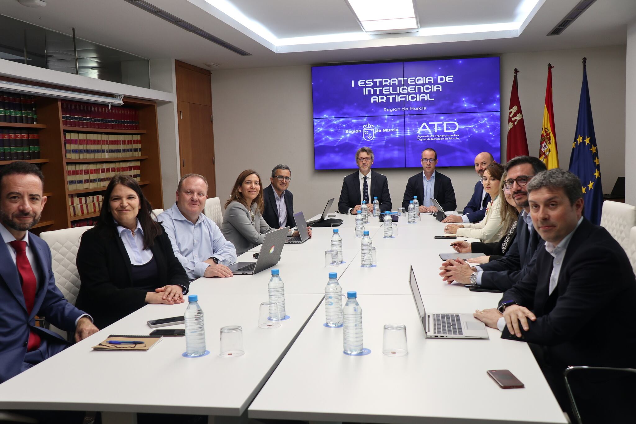 El consejero de Economía, Hacienda, Fondos Europeos y Transformación Digital, Luis Alberto Marín, en la reunión con grandes empresas tecnológicas.