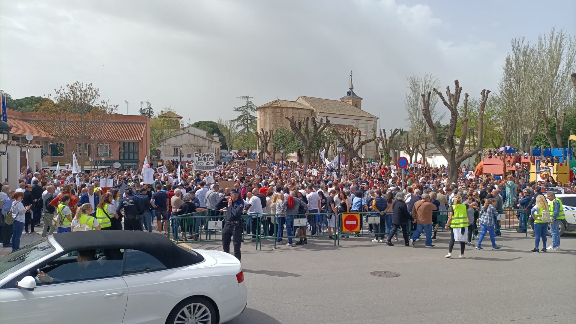 La concentración frente al Ayuntamiento de Cubas de la Sagra