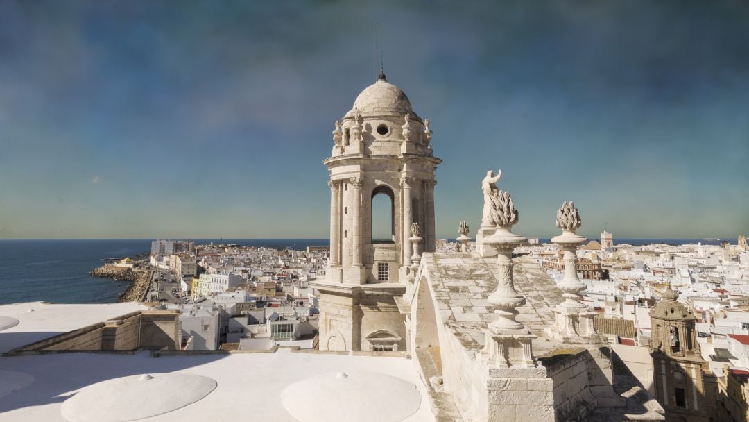 Cádiz, bañada por el Atlántico.