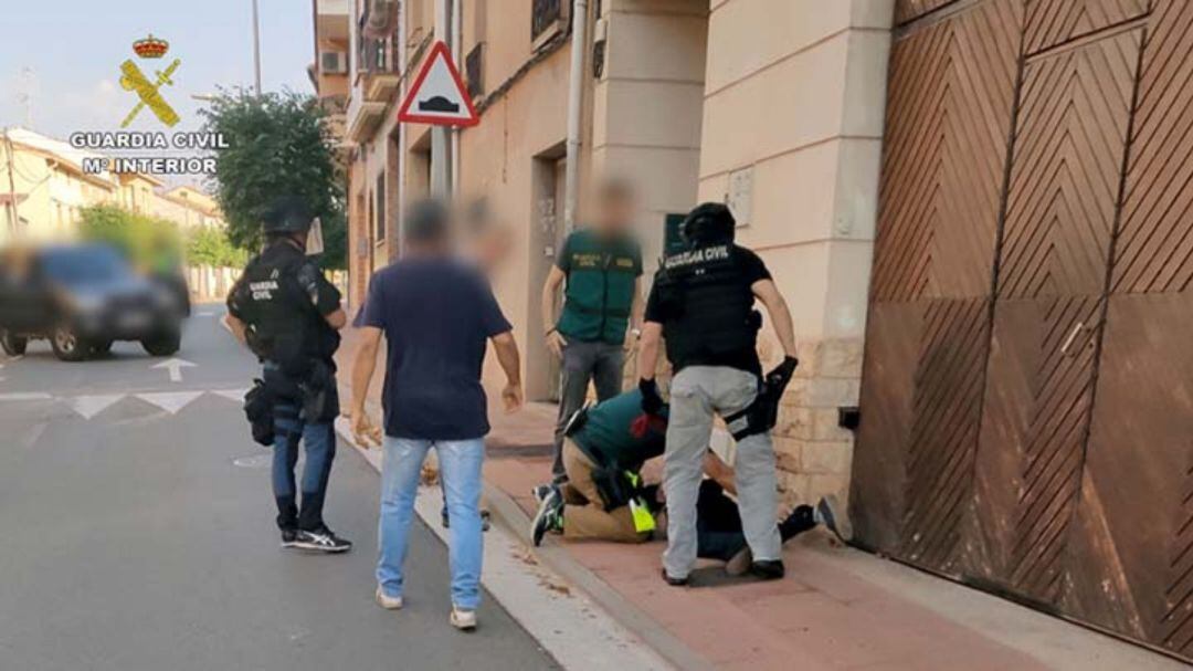 Momento de la detención de los atracadores en La Rioja.