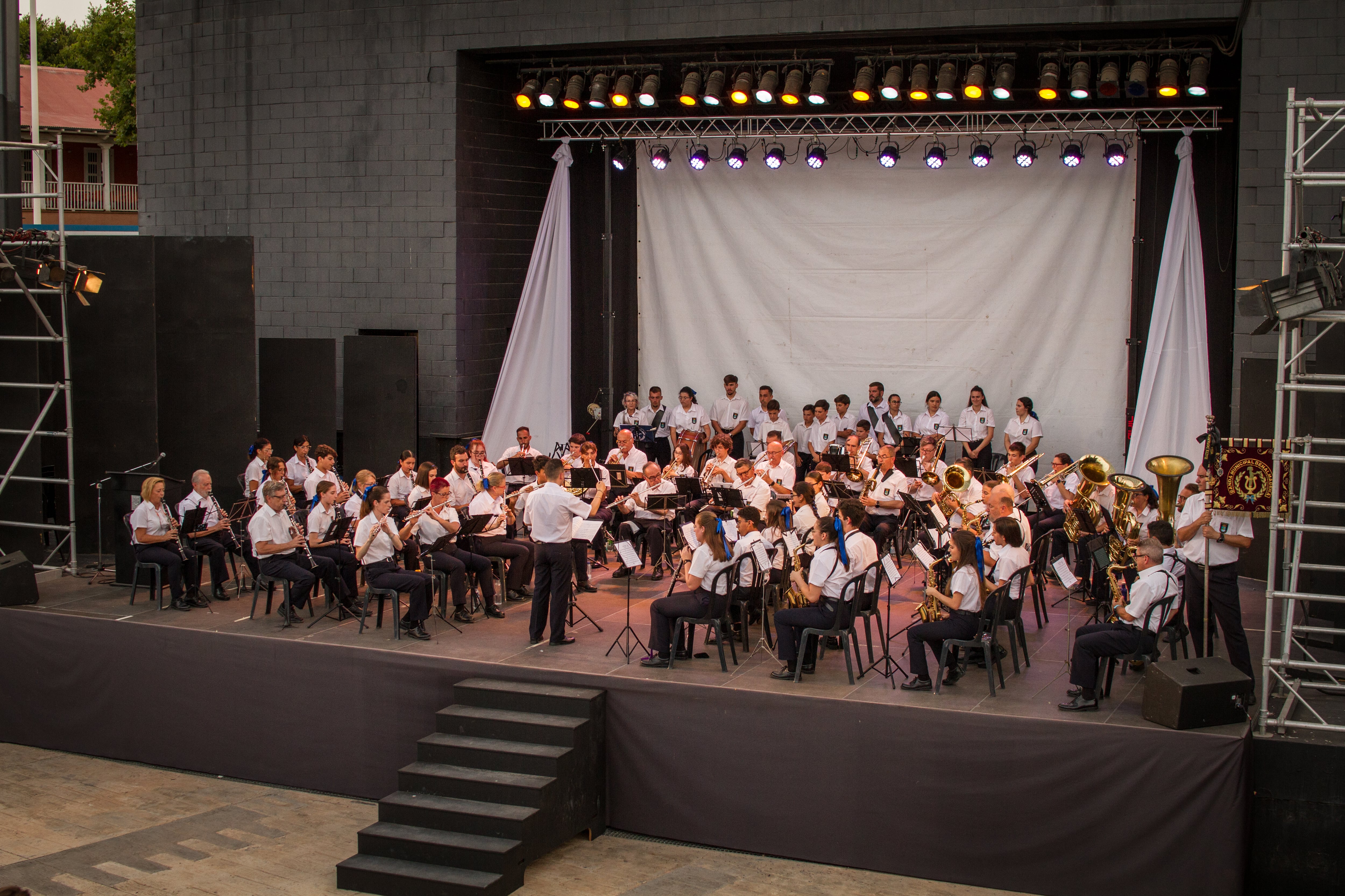 Concierto de la banda municipal de Benalmádena el verano de 2022