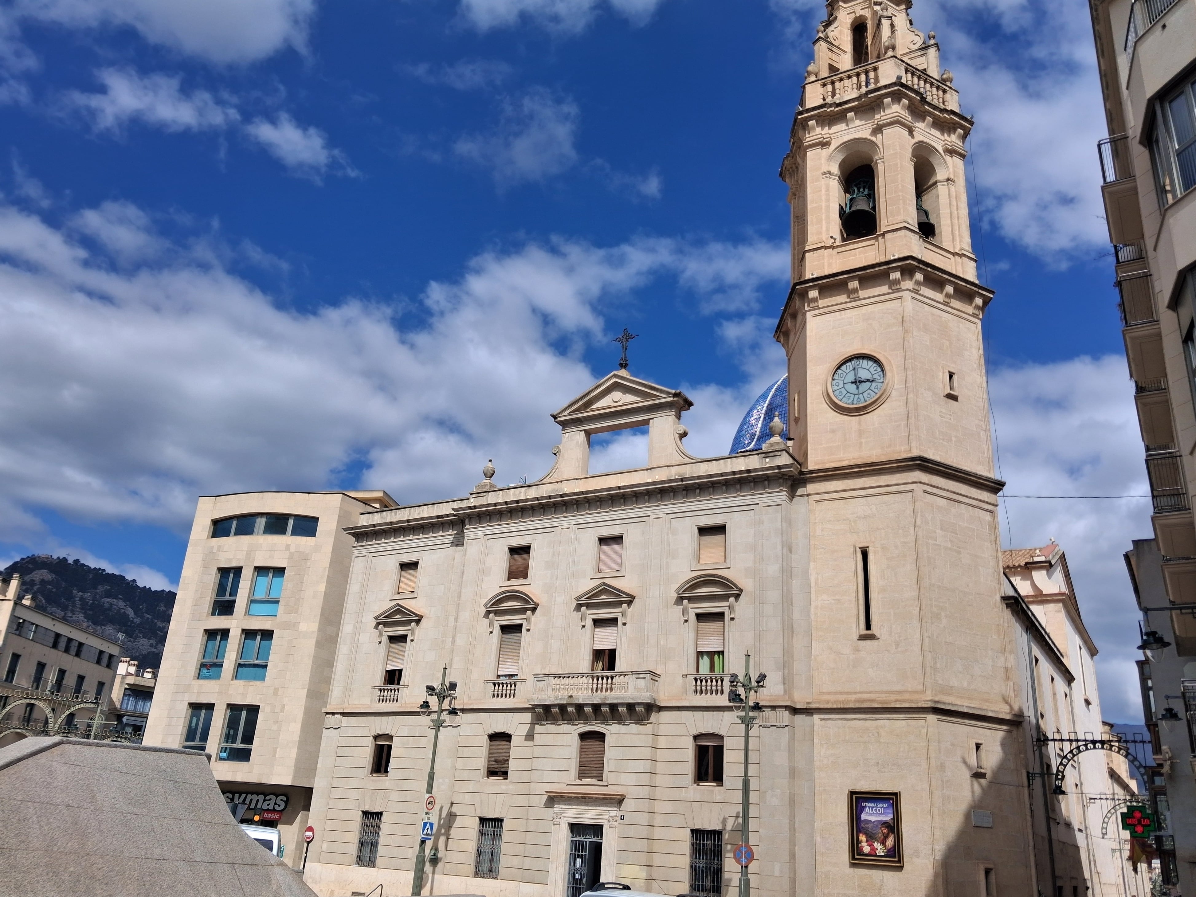 La iglesia de Santa María acogerá este domingo la misa con los glorierets y glorieretes, en la que podrán tomar la Primera Comunión.