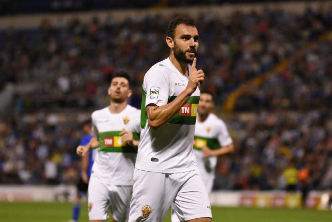 Gonzalo Verdú celebra uno de sus goles ocn el Elche CF