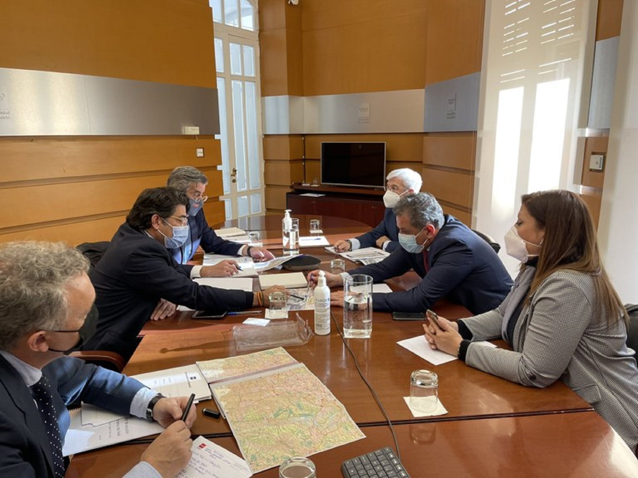 El alcalde de Parla se reune con el consejero de Transportes de la Comunidad de Madrid.