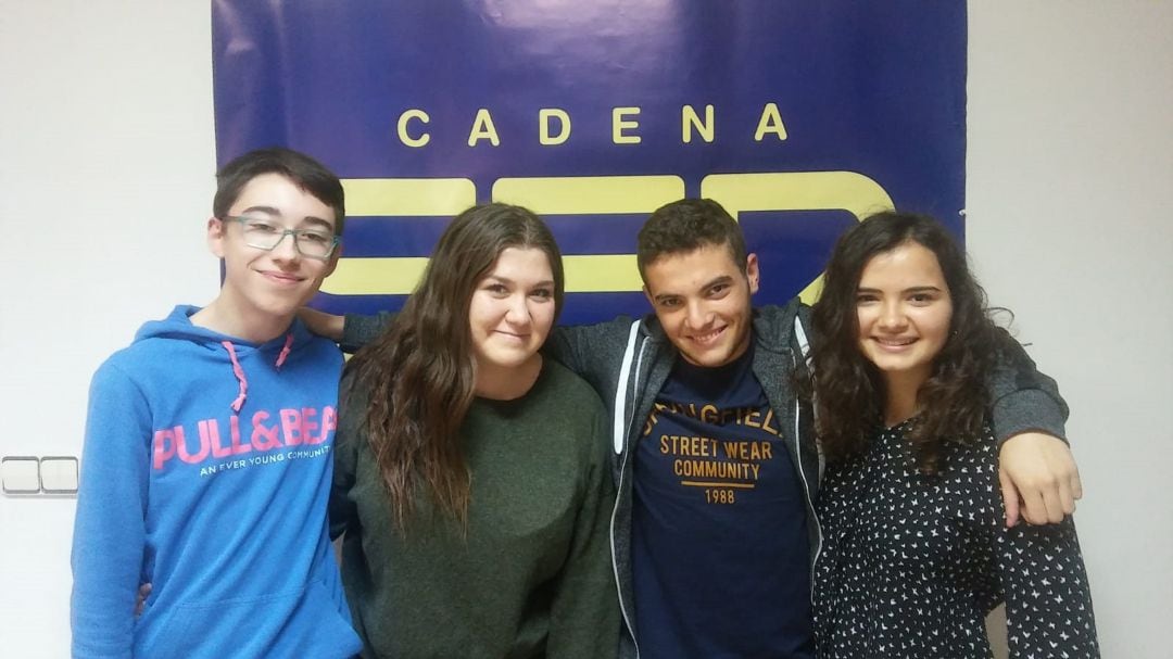 Jesús, Anabel, Adrián y Carmen, miembros de Los Investigadores.