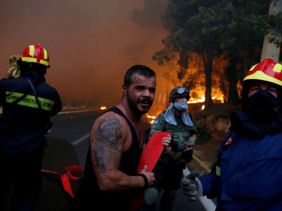 Las horribles imágenes del fuego que arrasa Grecia