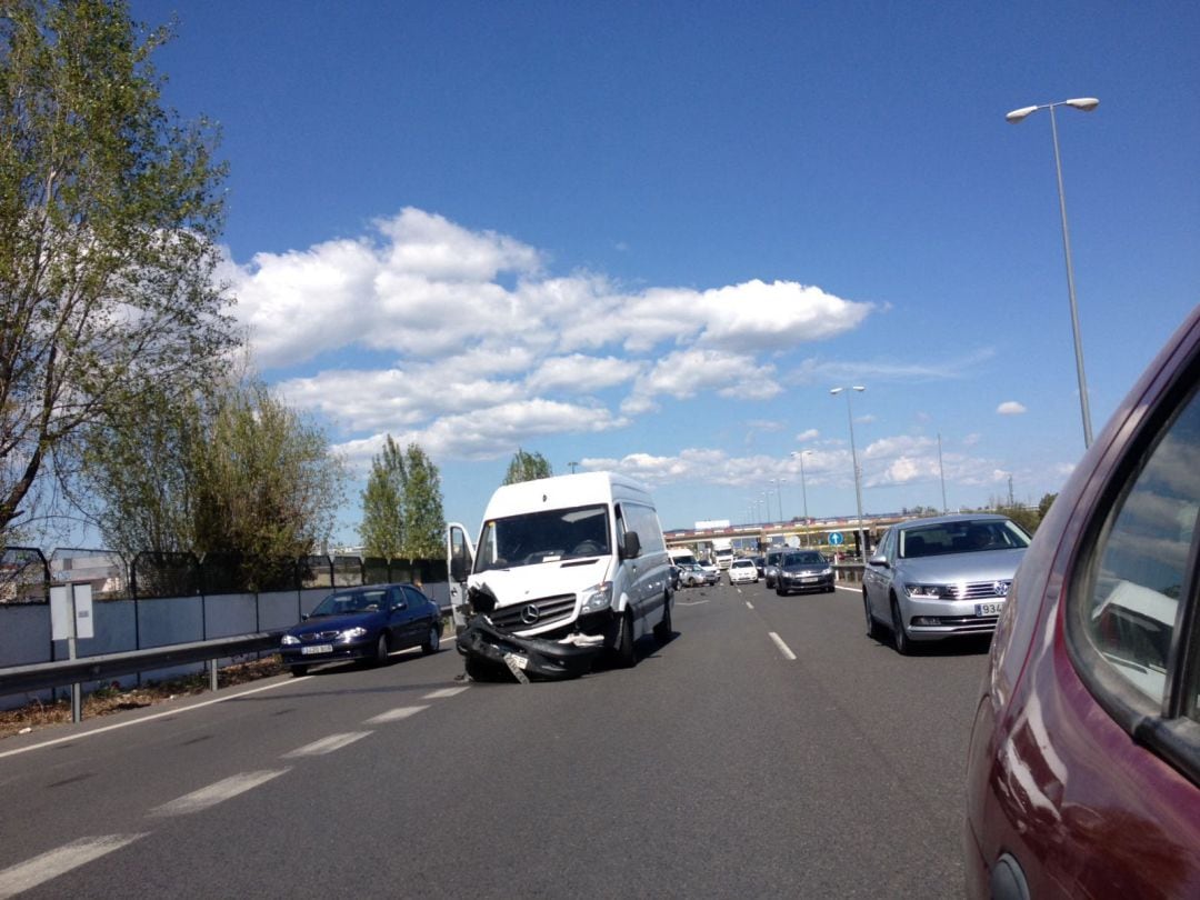 Accidente por alcance en el acceso a Córdoba desde la A-4, antes de la reforma del trazado