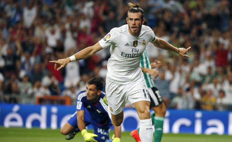Bale celebra su primer gol ante el Betis
