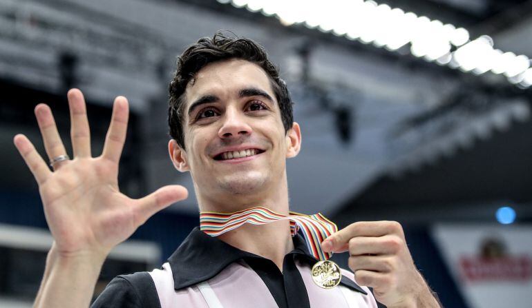 Javier Fernández celebra su quinto oro europeo