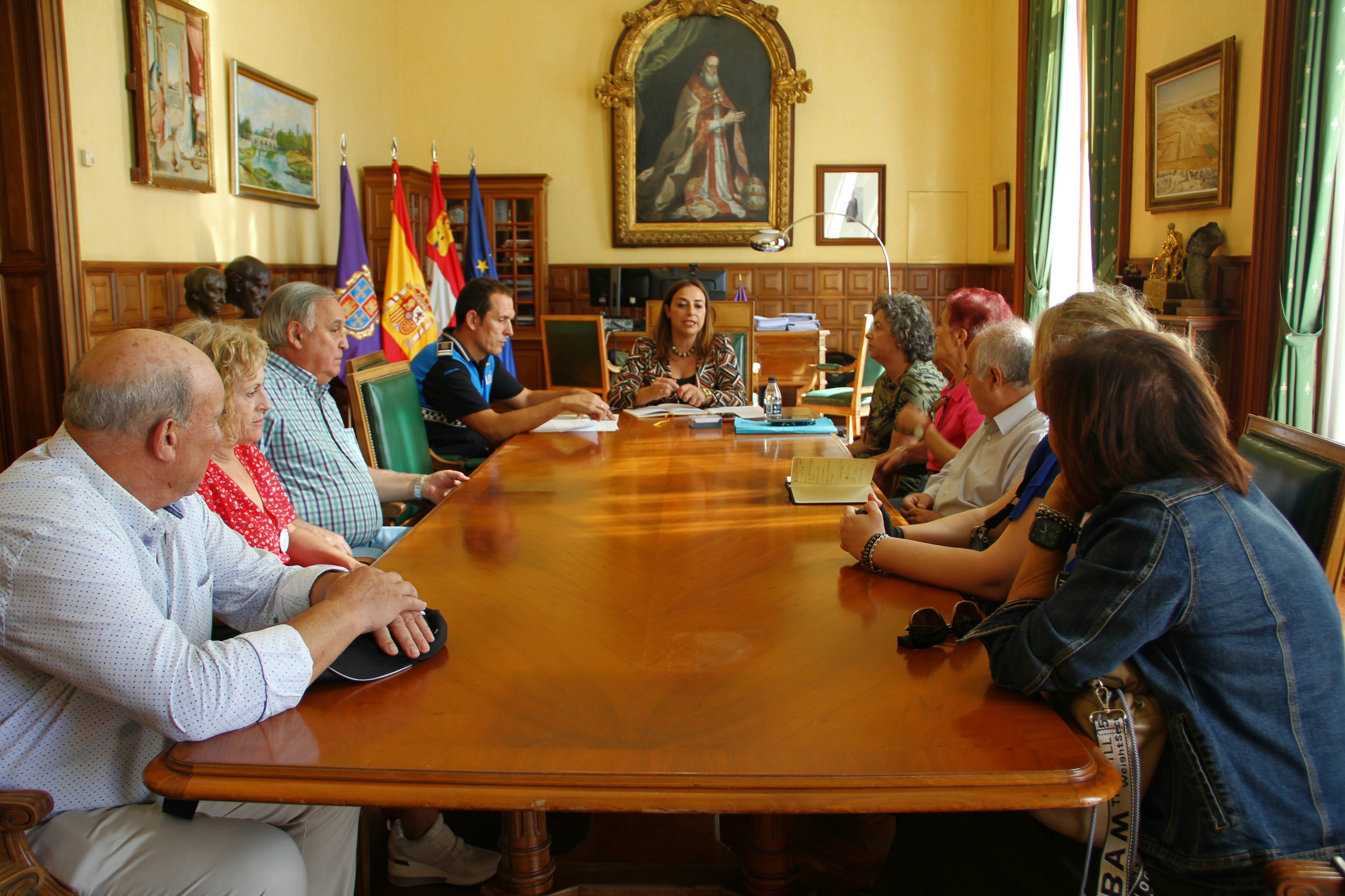 Reunión mantenida con vecinos del barrio del Carmen