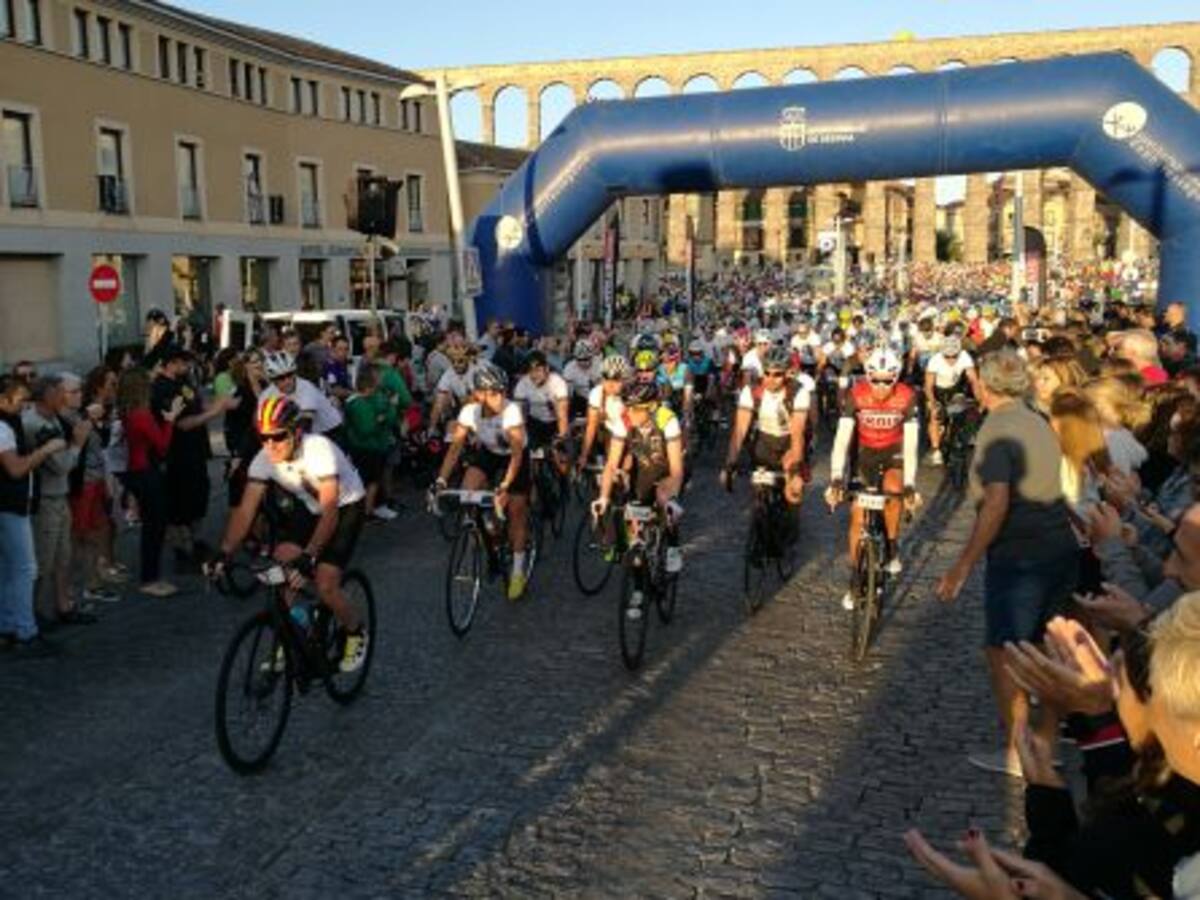 La marcha cicloturista Pedro Delgado rinde un homenaje especial a Alberto Contador con más de 1.600 participantes