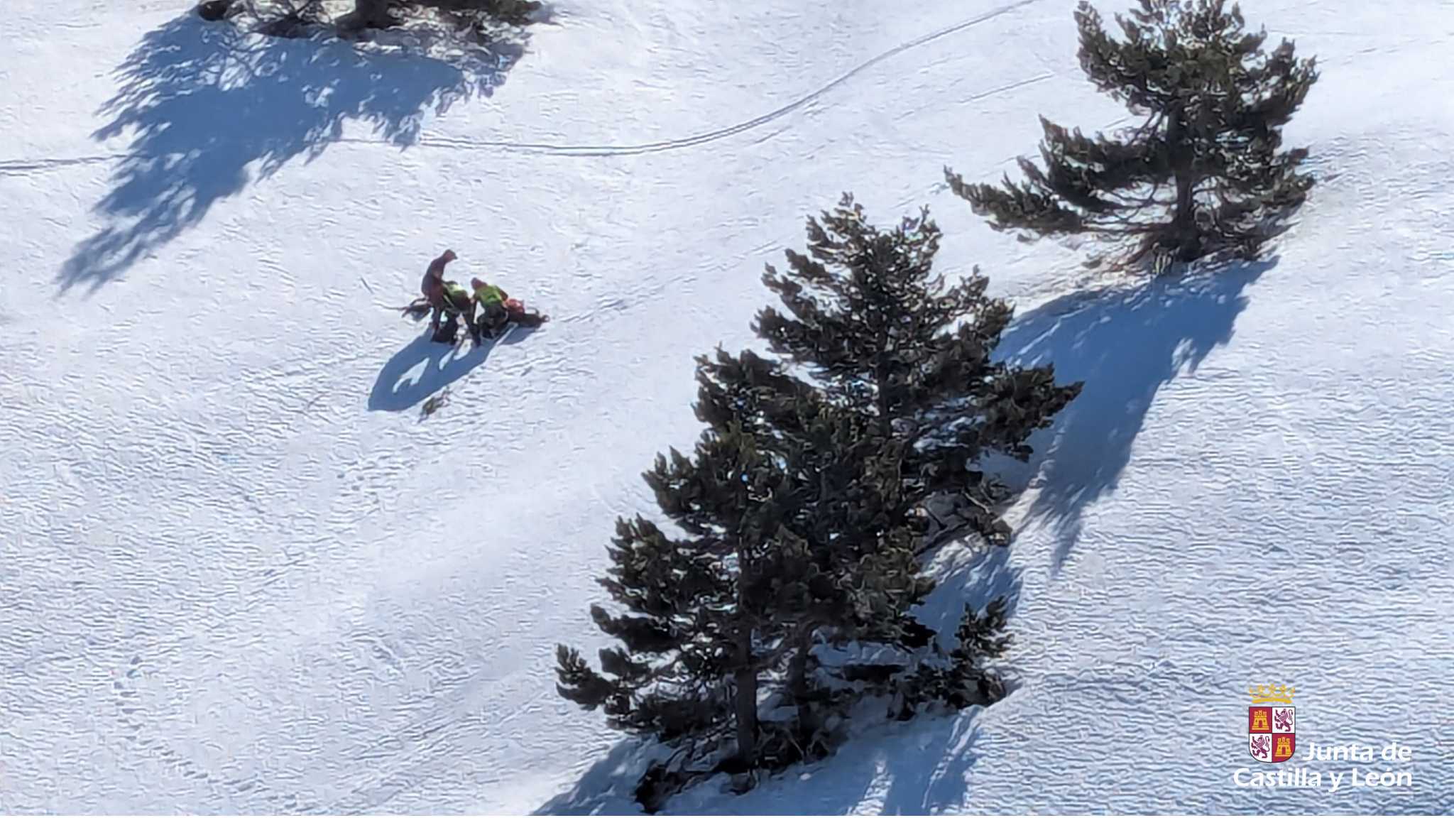 Imágenes del varón cuando llegó el helicóptero de rescate