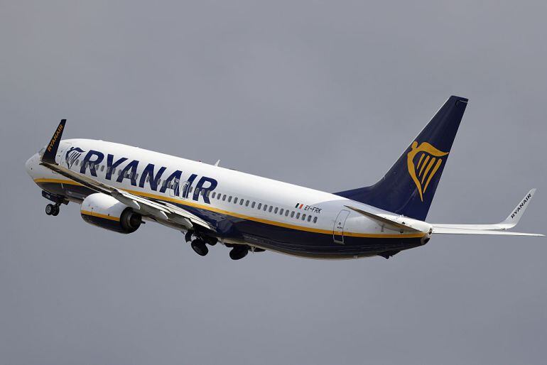 Un avión de Ryanair despega del aeropuerto de Stansted (Londres).