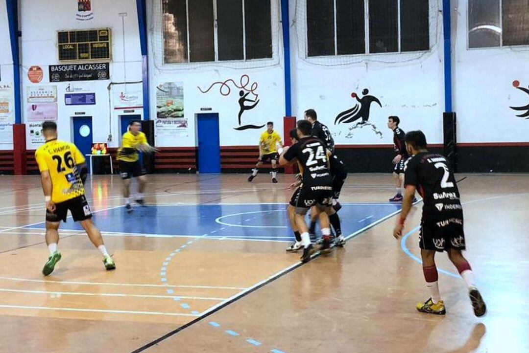 El Bm. Elda - C. E. E. no ha estado a la altura ante el colista del grupo