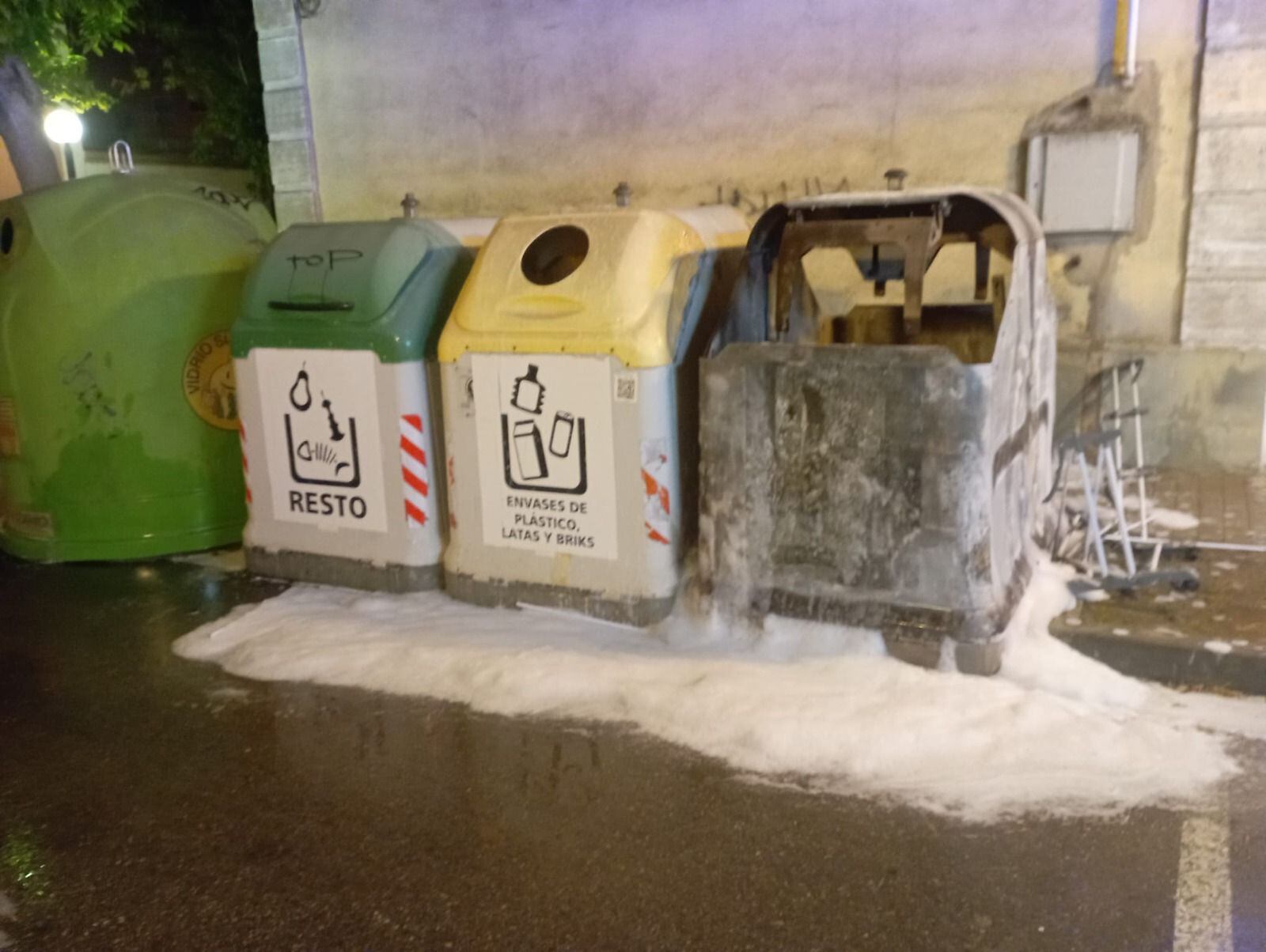 Contenedores quemados esta noche en Huesca