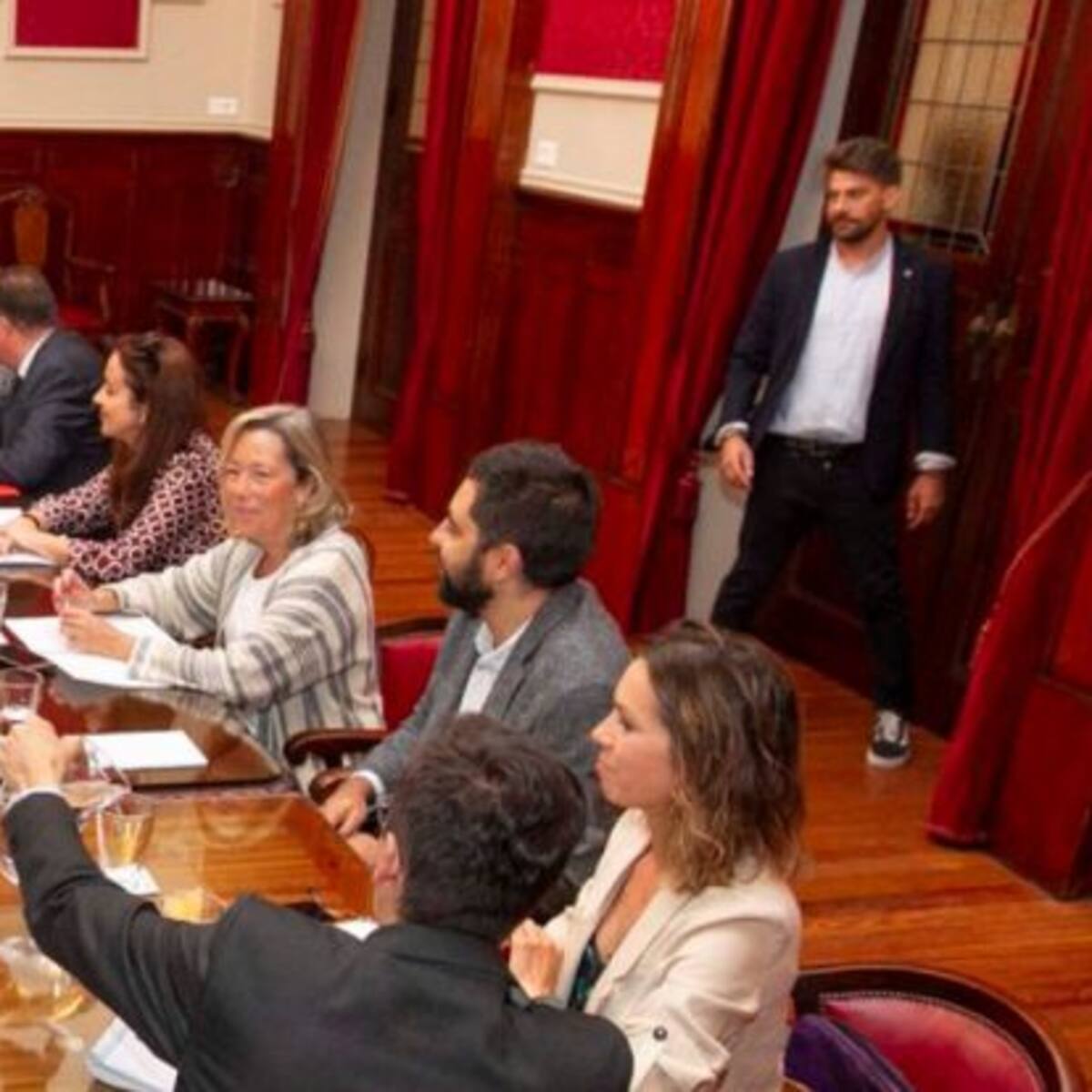 Un acuerdo programático para dejar "la política de trincheras"
