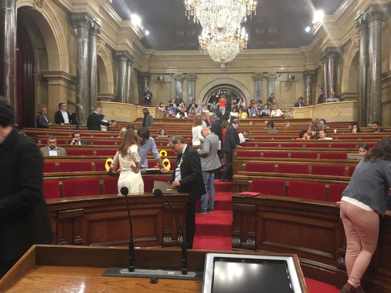 El hemiciclo del Parlament, poco antes de la desconvocatoria del pleno de hoy 