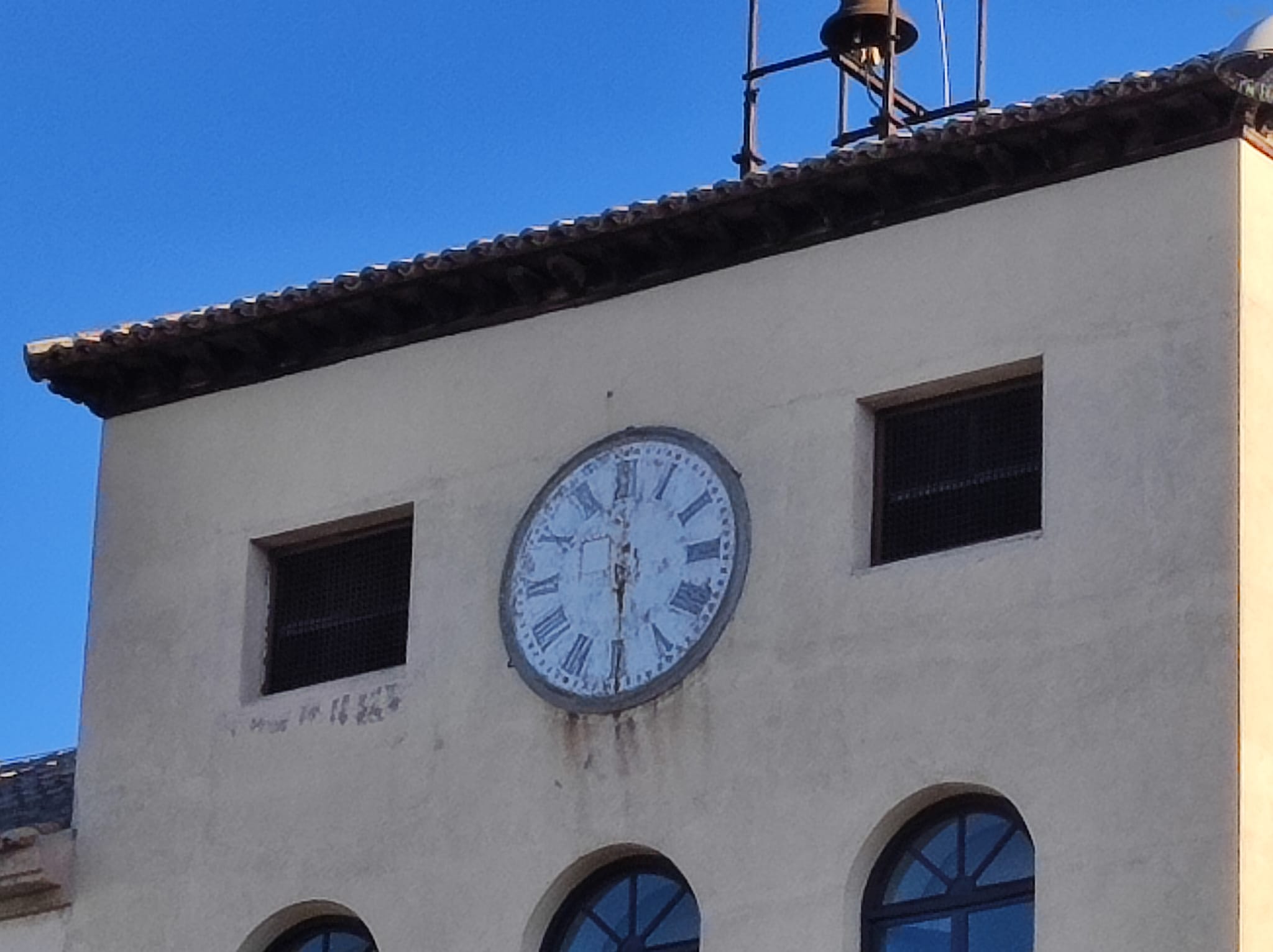 Imagen del reloj del Hospital de Tavera de Toledo sin las manecillas