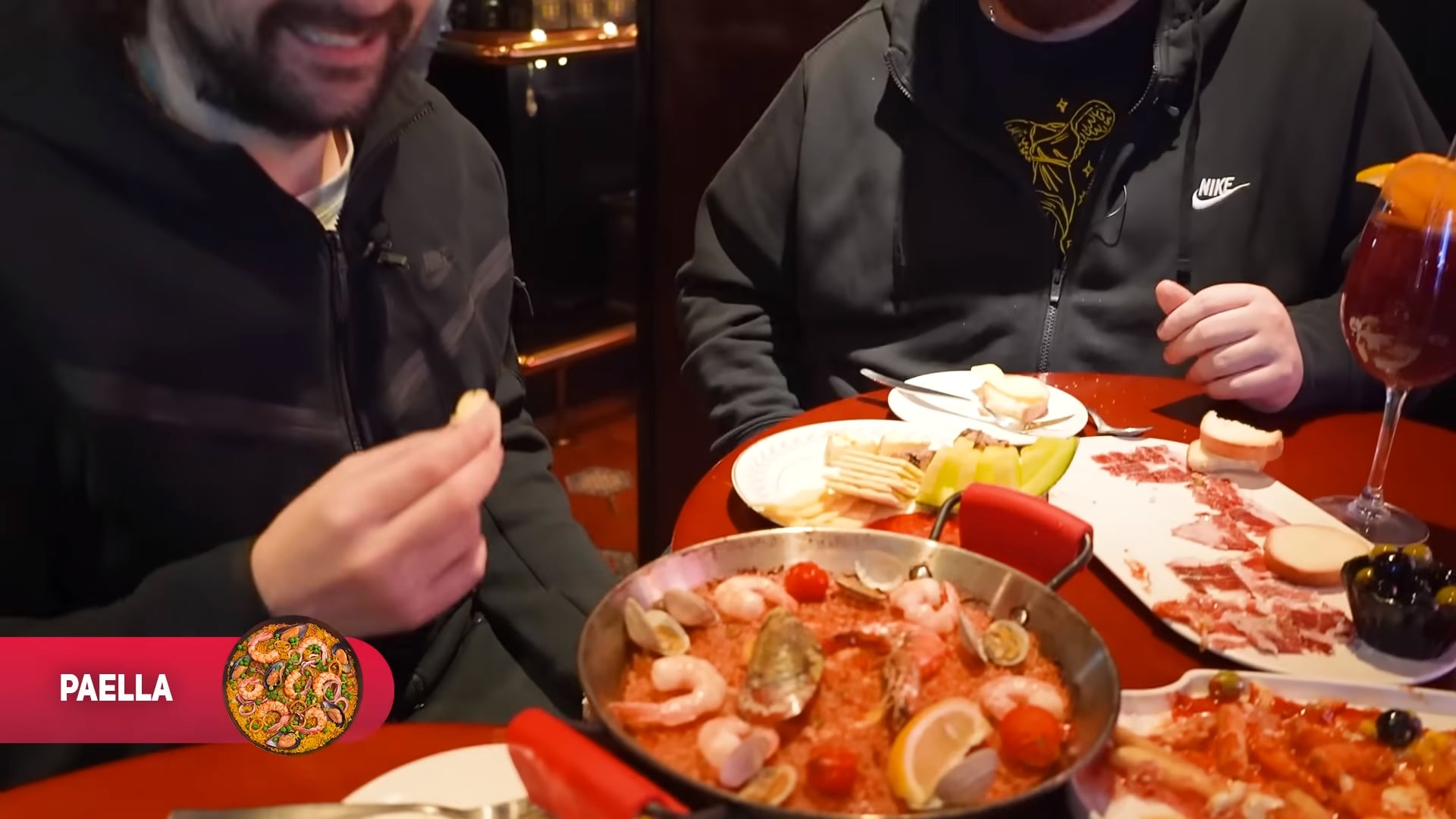 El Xokas e Ibai comiendo paella en Corea del Sur