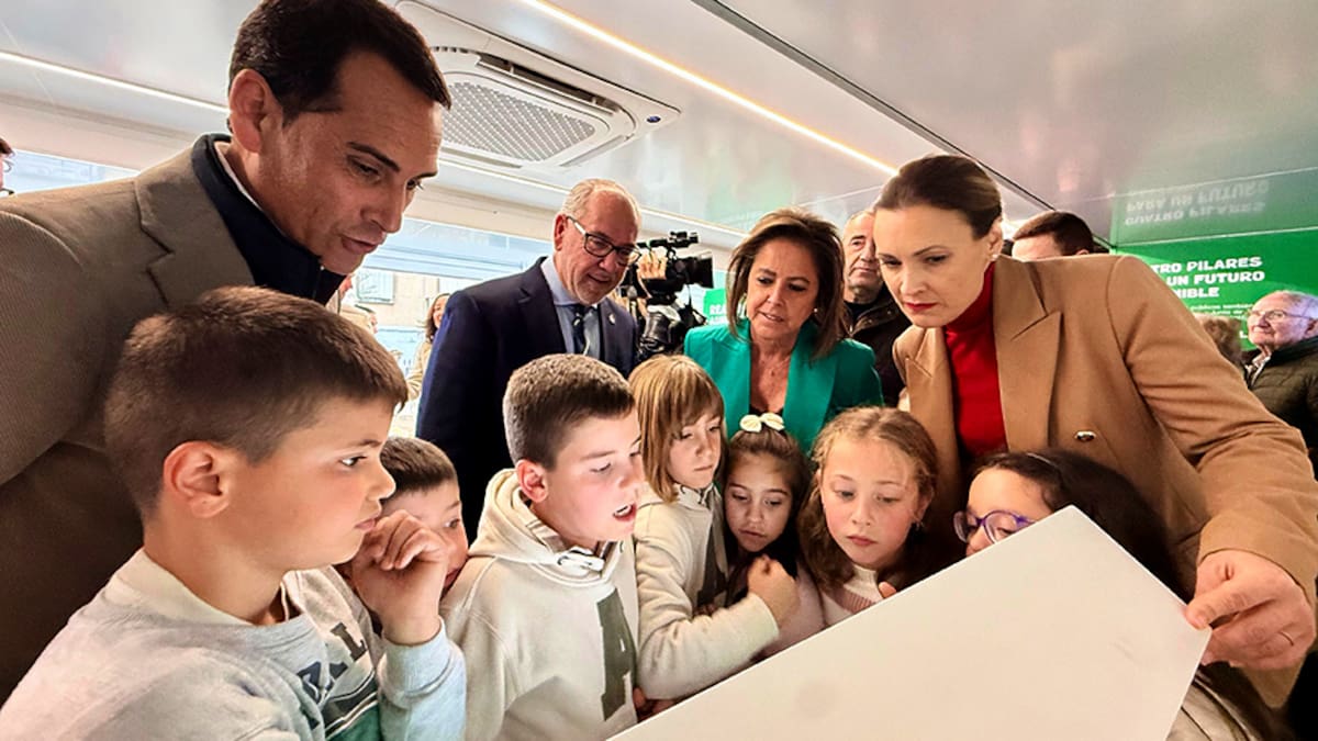 El ‘EducaBus’ inicia un recorrido por más de 200 municipios de Andalucía para sensibilizar sobre sostenibilidad y cambio climático, hace su parada hoy en Jódar