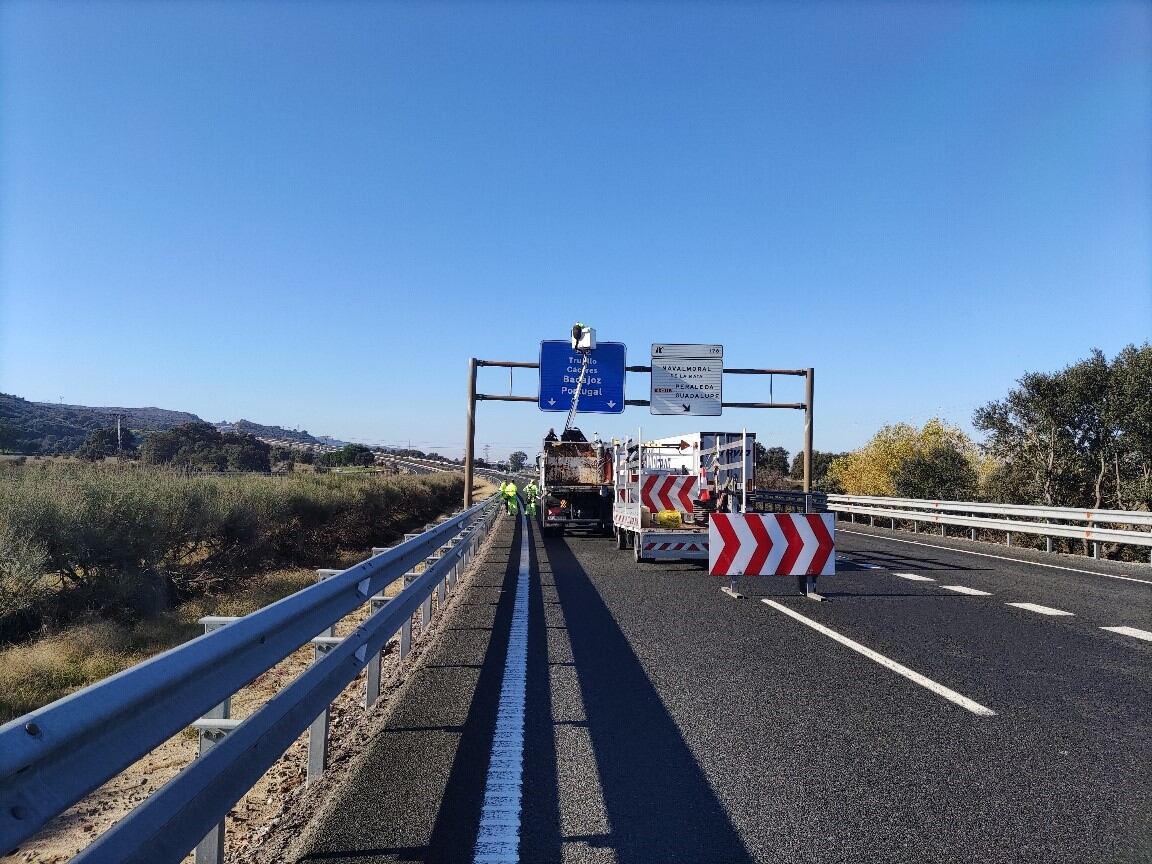 Reposición Cartel P.K. 177+460 A-5 T.M. Navalmoral de la Mata