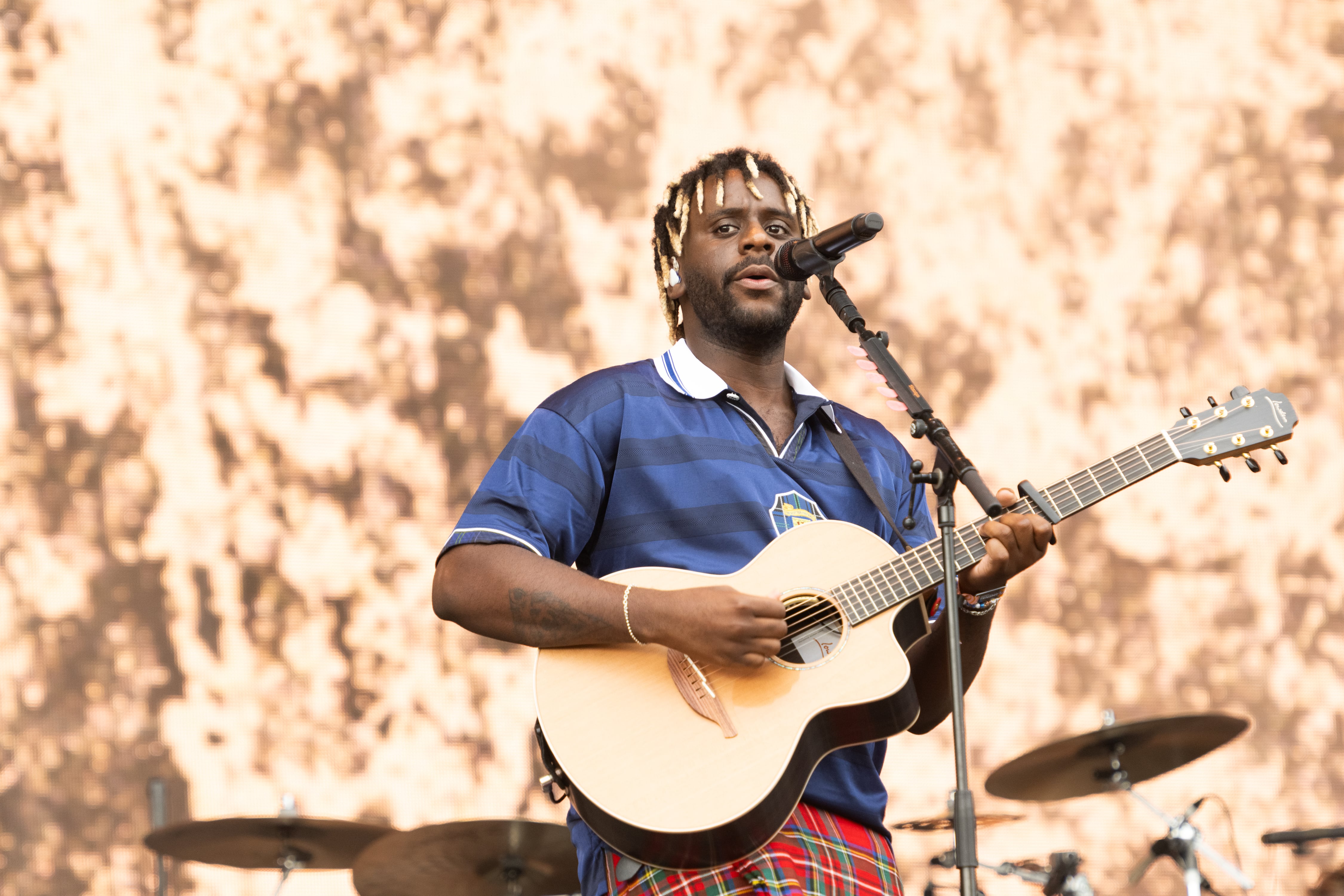 GLASGOW, SCOTLAND - JULY 13: Myles Smith actuando