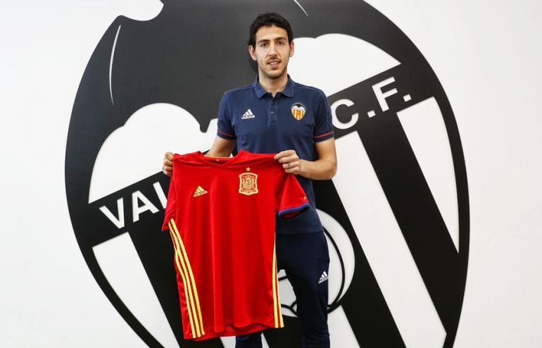 Parejo, con la camiseta de la Roja.