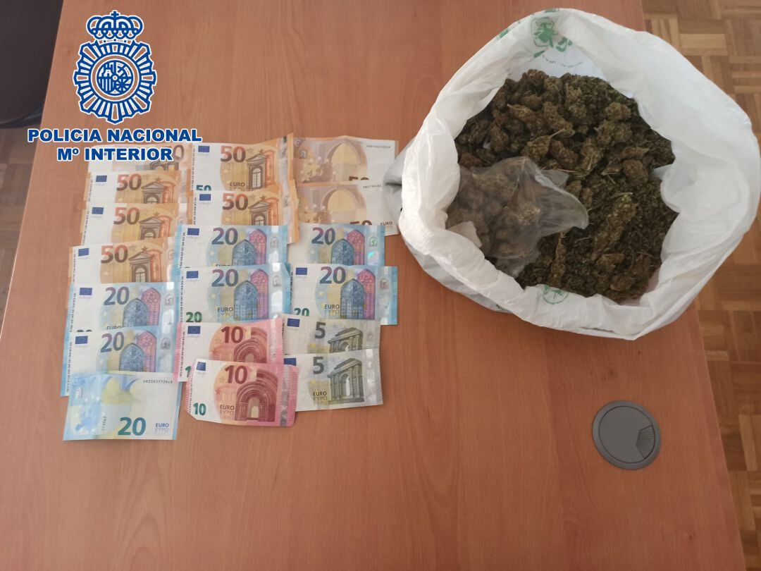 Tres detenidos en Elda por un presunto delito de tráfico de drogas 