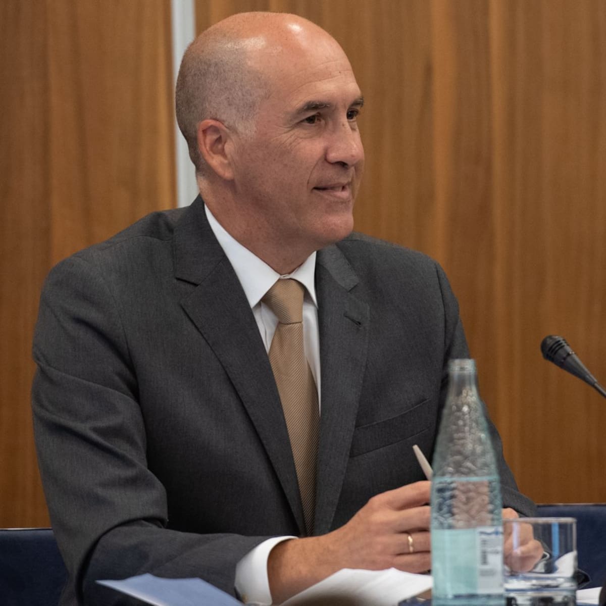 La farmacia gaditana refuerza su papel social con atención personalizada y apoyo a los mayores