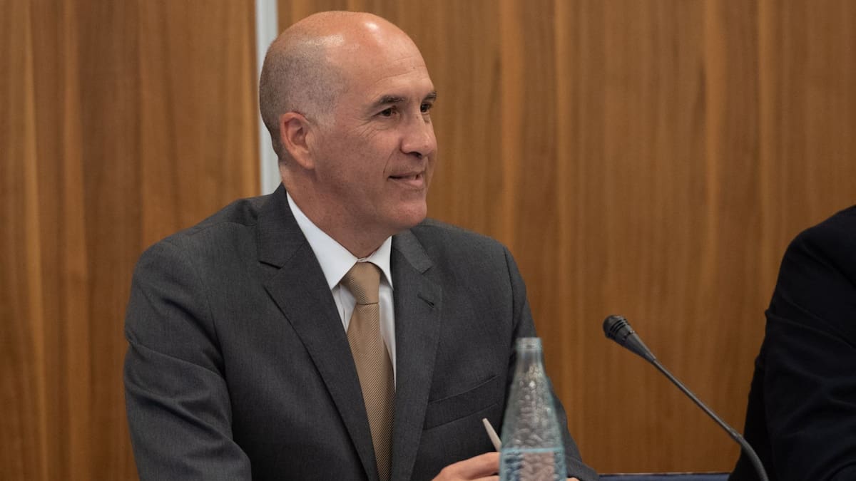 La farmacia gaditana refuerza su papel social con atención personalizada y apoyo a los mayores