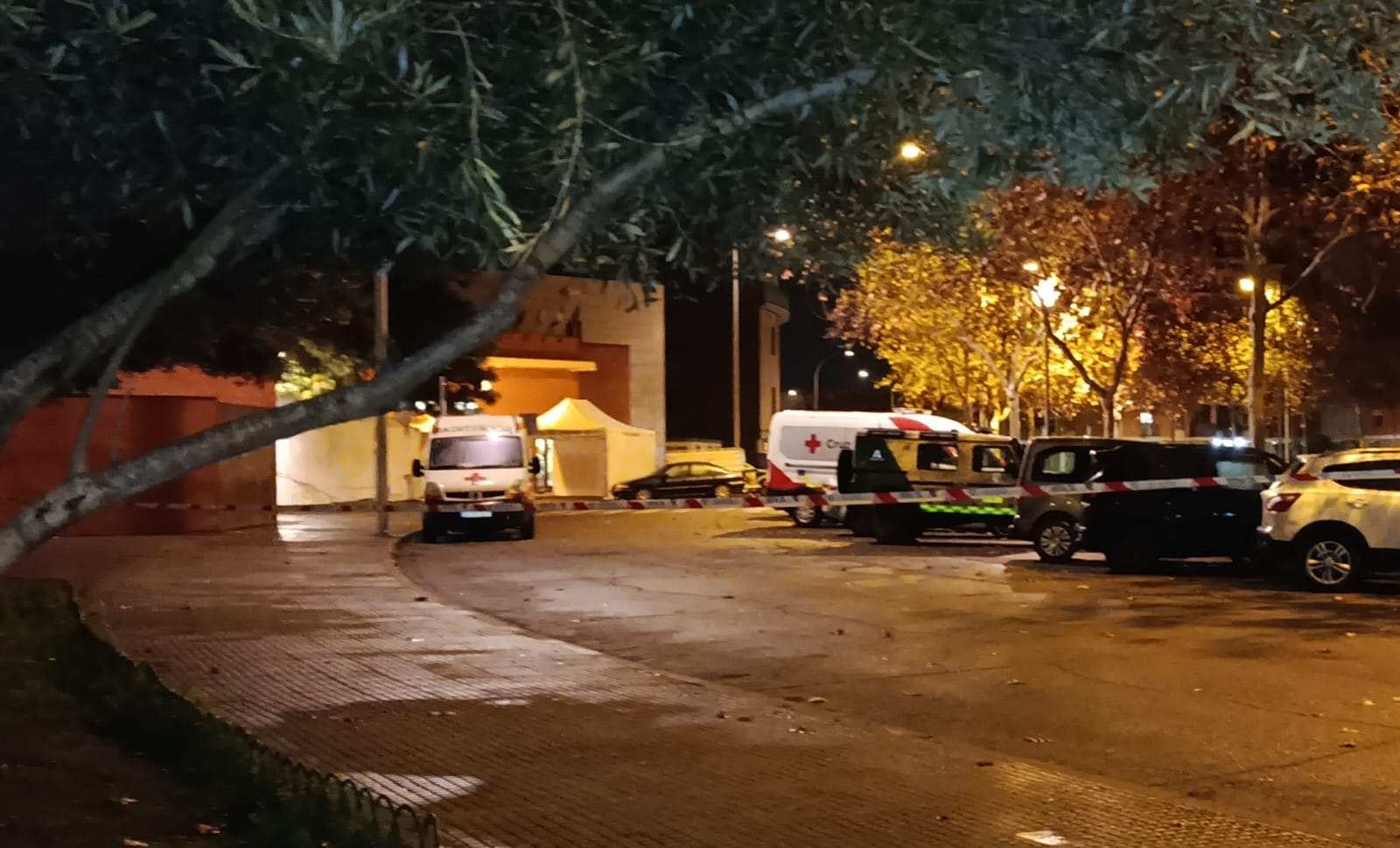 Imagen del dispositivo de atención psicológica a familiares de las víctimas del accidente ferroviario de Adamuz en el Centro Cívico Poniente Sur en Córdoba