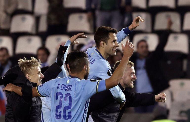 Los jugadores del Celta celebran la clasificación.