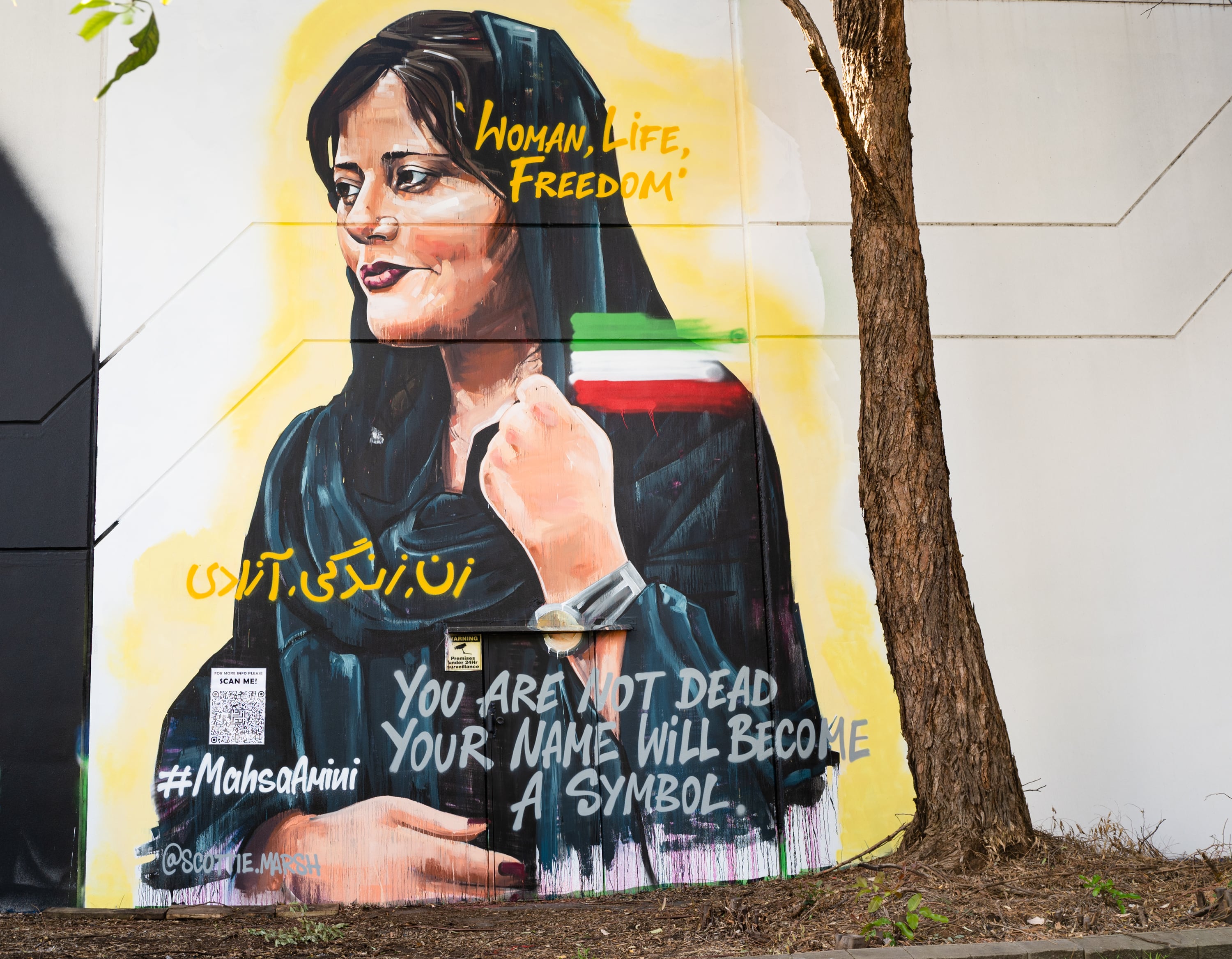 Mural en honor a Masha Amini en Sydney, Australia