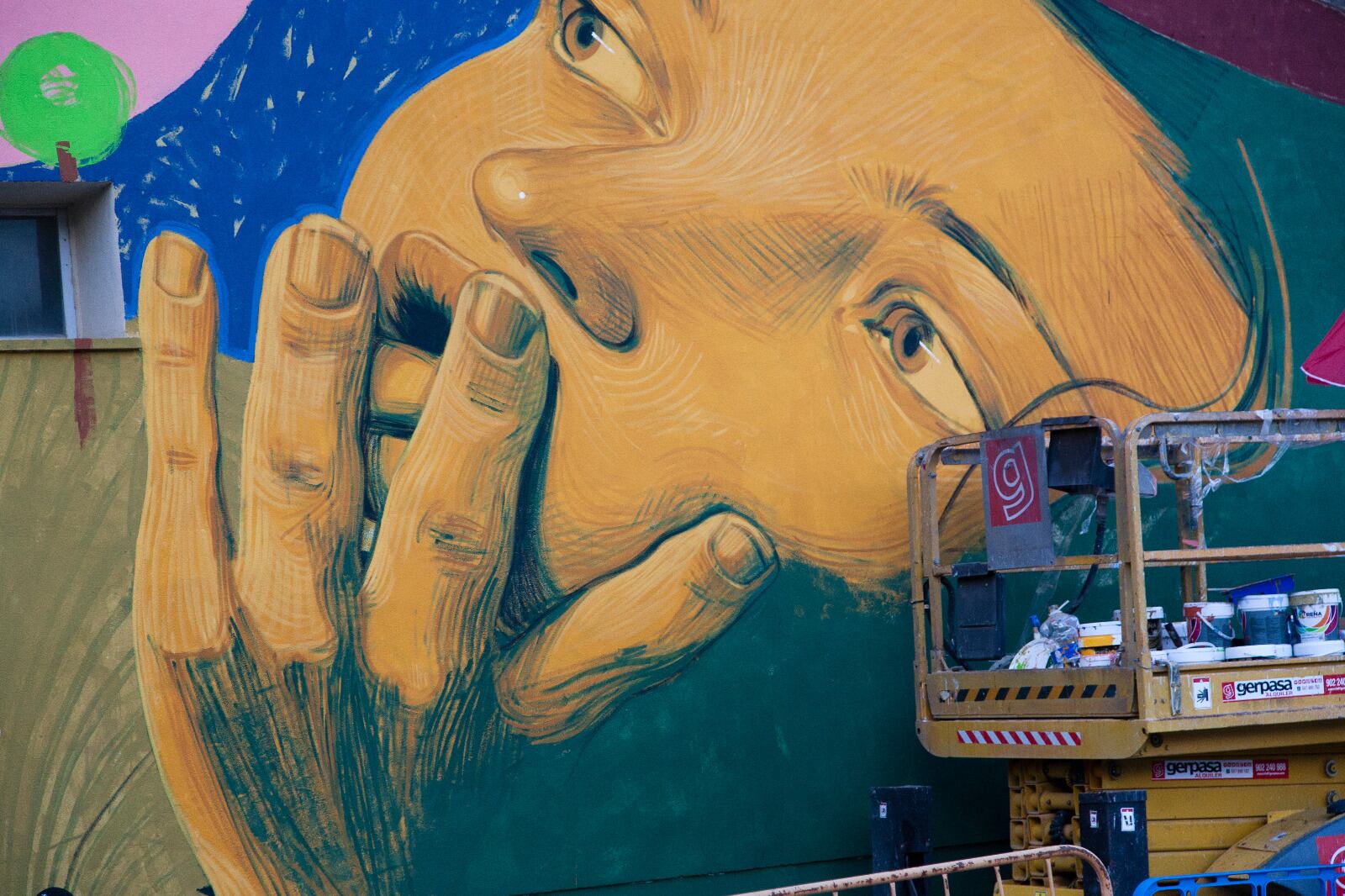 Uno de los murales pintados en las Aulas Verdes, en la plaza de Al Azraq de Alcoy, durante la cuarta edición de Urban Skills.